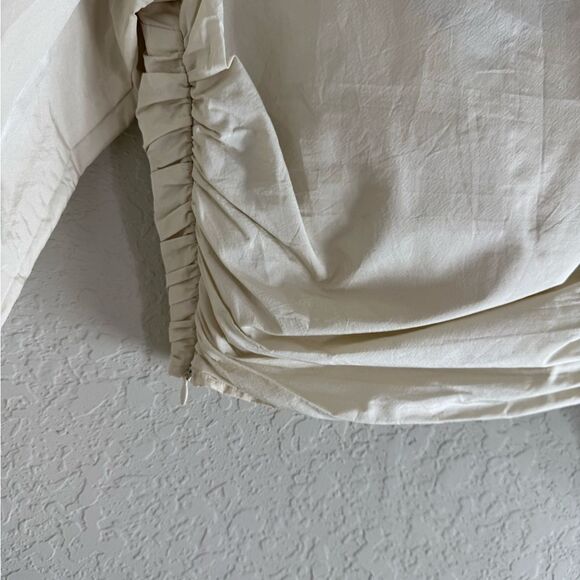 Aritzia Sunday Best Cream Giselle Petal Cropped Top Size 4 - Picture 4 of 13